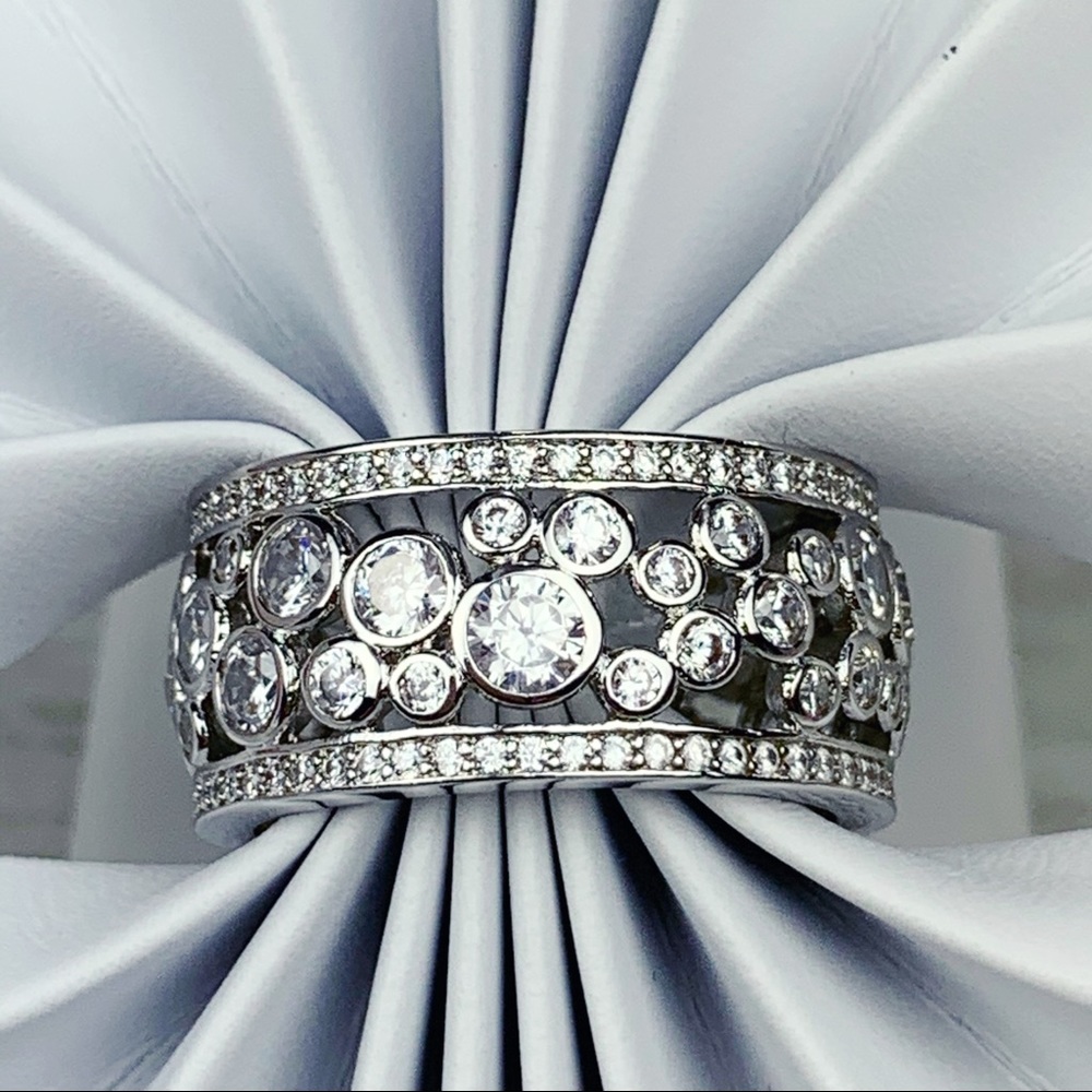 Swarovski Crystal Silver Round Bezel Eternity Cigar Band Bubble Ring Size 7